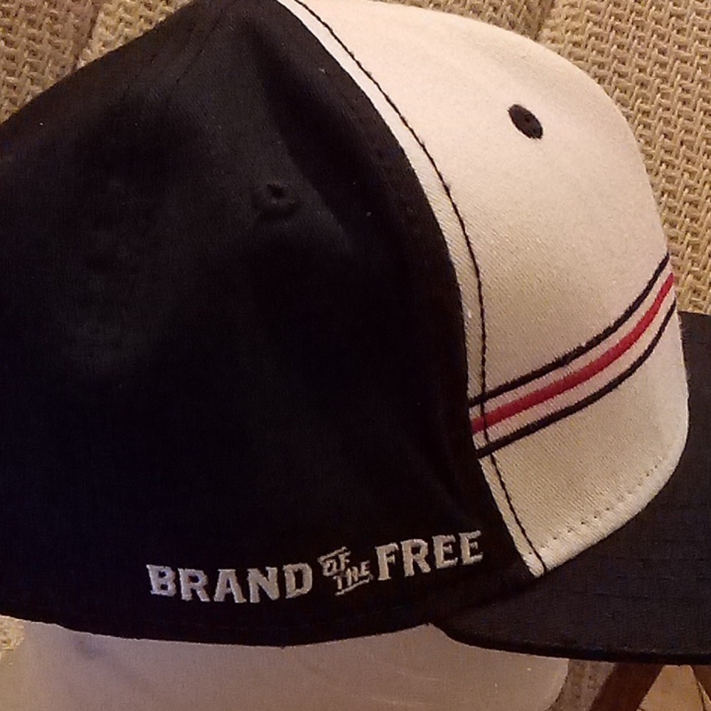 Hat - Picture 4 of 6